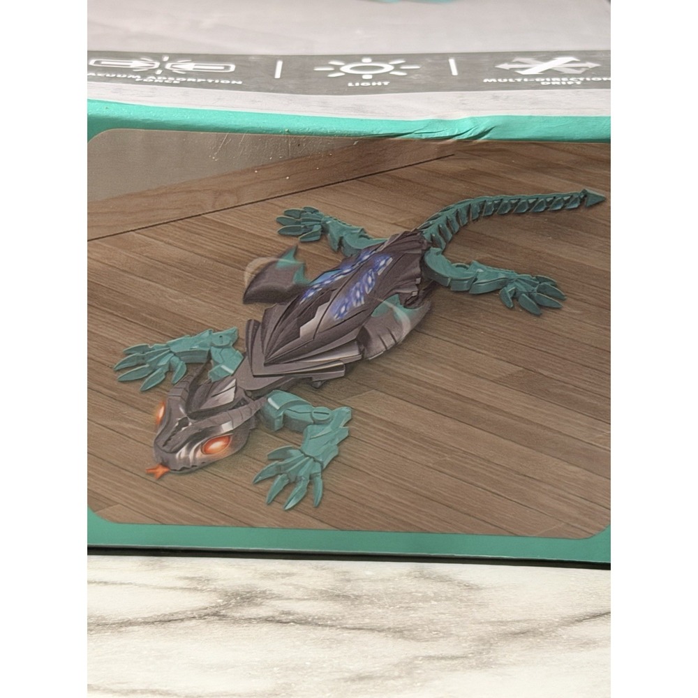 NIB ~ Wall Climbing Lizard,‎ Multi Directional, Lights & Remote Control (2874) - Picture 9 of 11